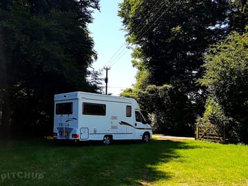 Spacious motorhome pitches