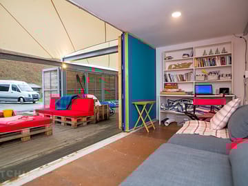 Indoor/outdoor living space