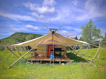 Extérieur de la yourte
