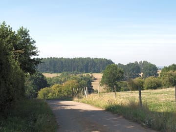 Quiet walking paths in the countryside