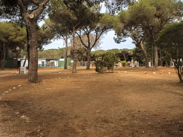 The largest of the campsite. Dimensions of more than 125 m2. Max 6 people