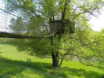 Treehouse near the pond