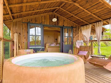 Terrace with private jacuzzi
