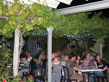 Evening entertainment at the restaurant