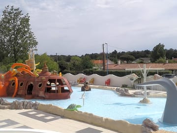 Aquatic playground