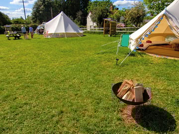 Firepit & wood provided