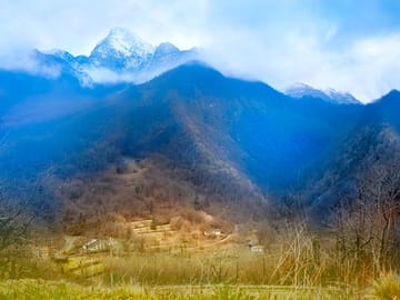 The campsite consists of 5 levels, in the photo you can see it in the center.
