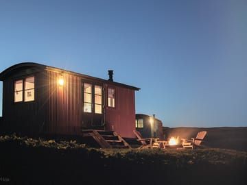 Hut by night