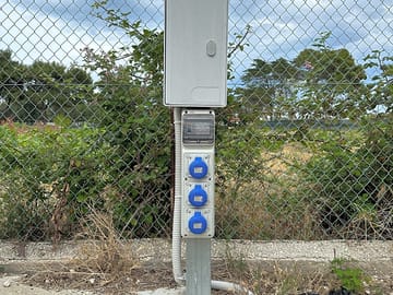 Electric hook-up