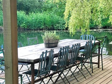 Dining by the lake