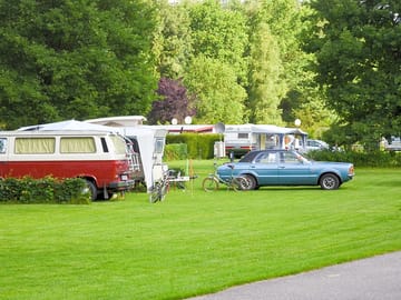 Caravans and motorhomes welcome