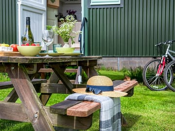 Picnic table by the shepherd's hut
