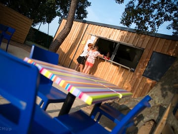 Snack bar