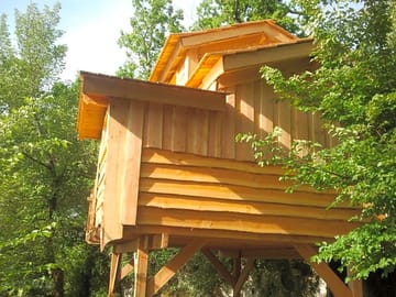Two-bedroom treehouse