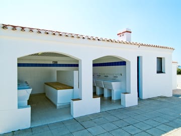 Clean and well-maintained facilities blocks