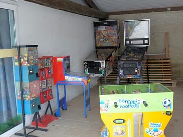 Football table and arcade games