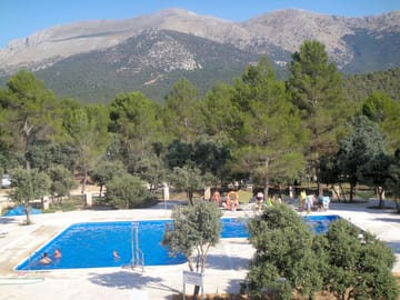 The swimming pool and the views over the mountains