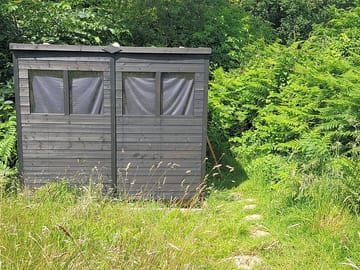 Composting toilet