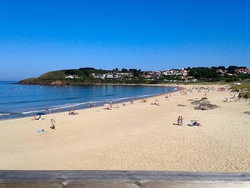 Direct access to the beach