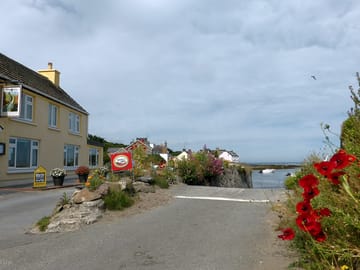Morawelon cafe, bar and restaurant