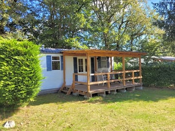 Exterior of the mobile home 4