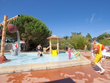Heated paddling pool