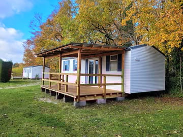 Exterior of the mobile home 6