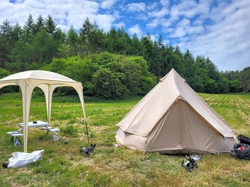 Meadow camping