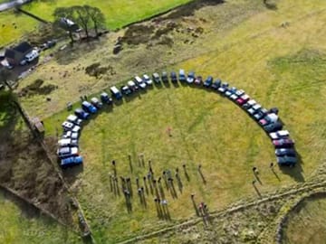 Land rover meet at our local pub the yew tree, then back to the camp for a photo shoot.