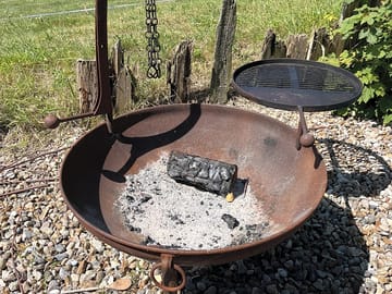 Firepit/barbecue facility
