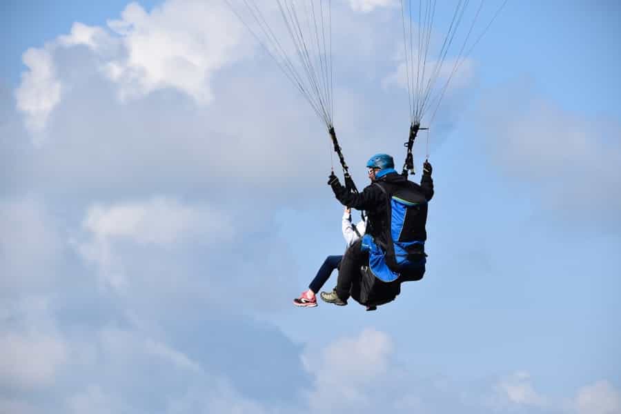 Tandem paragliding (ACLOU-DL/Pixabay)