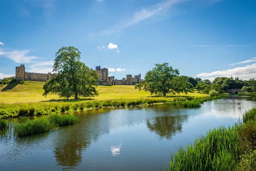 Exploring Alnwick (Ian Procter/Pixabay)